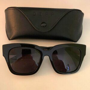 DIFF Eyewear BELLA II Sunglasses & Case Black Polarized 100% UVA Women Oversized